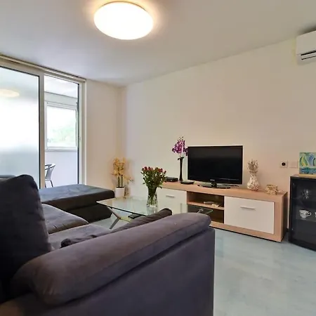 Lovret Apartment *